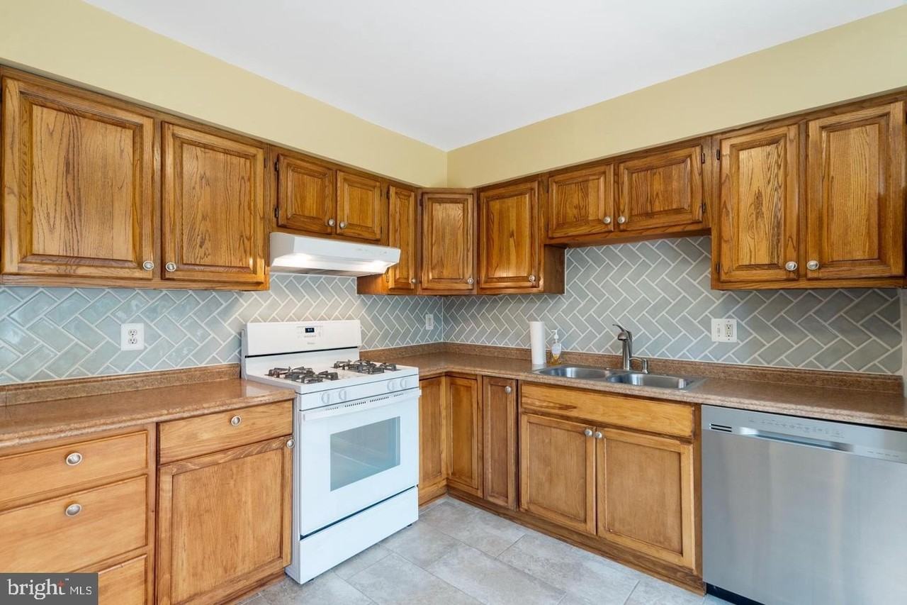 8608 Rocky Gap Ct - Photo 5 of 35