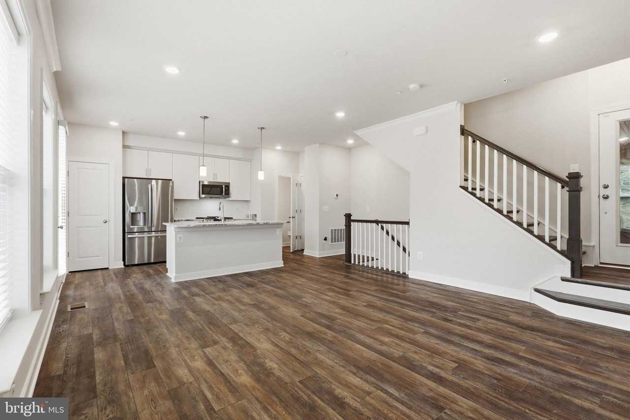5683 Stephanie Tessa Way - Photo 7 of 36