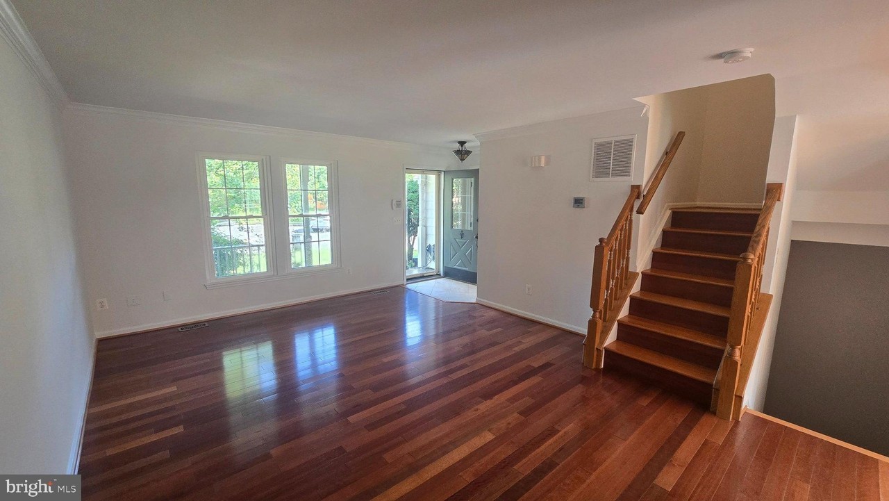 6035 Kestner Cir - Photo 5 of 24