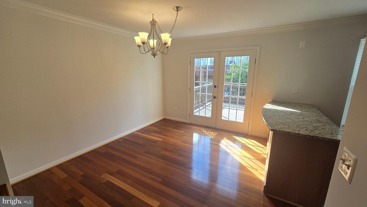 6035 Kestner Cir - Photo 6 of 24