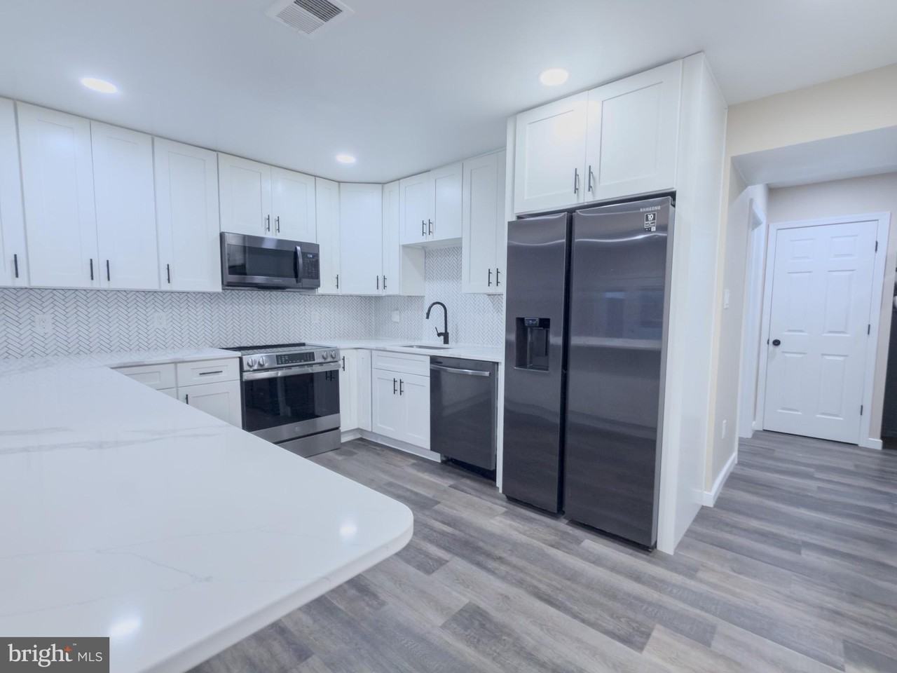 8948 Mcdowell Cmn - Photo 7 of 24