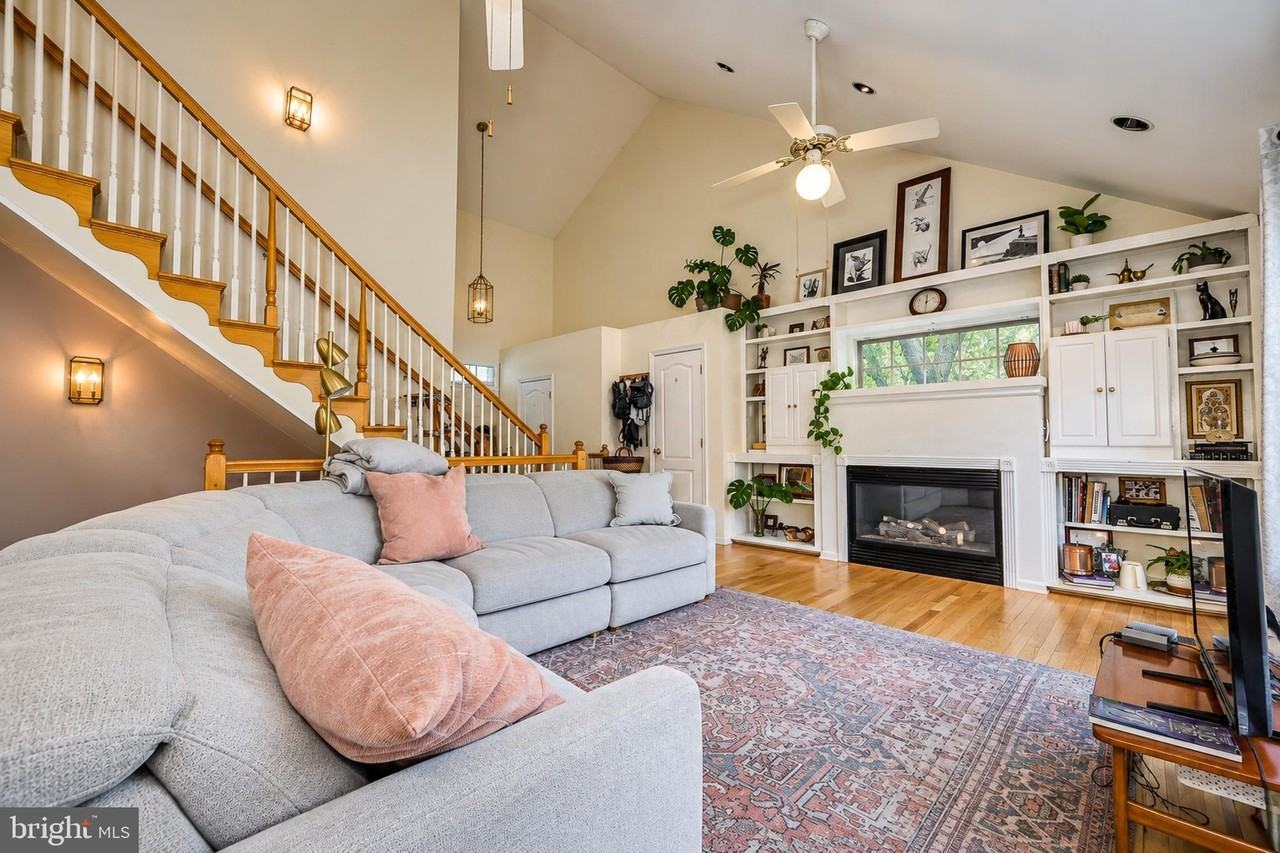 15573 Trisail Ct - Photo 4 of 41