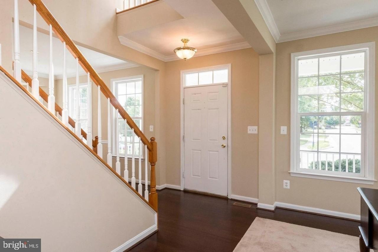 8913 Yellowleg Ct - Photo 3 of 30