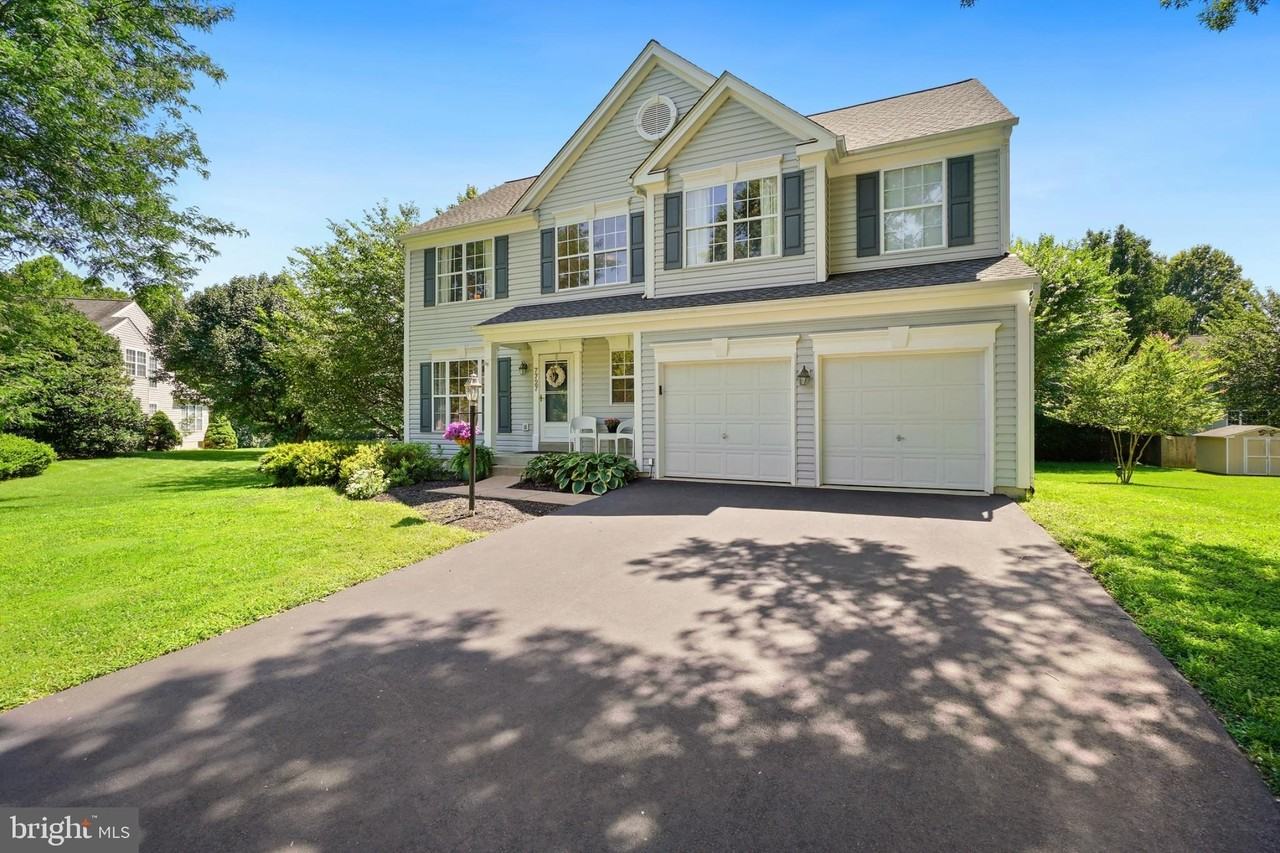 7727 Roseberry Farm Dr - Photo 2 of 42