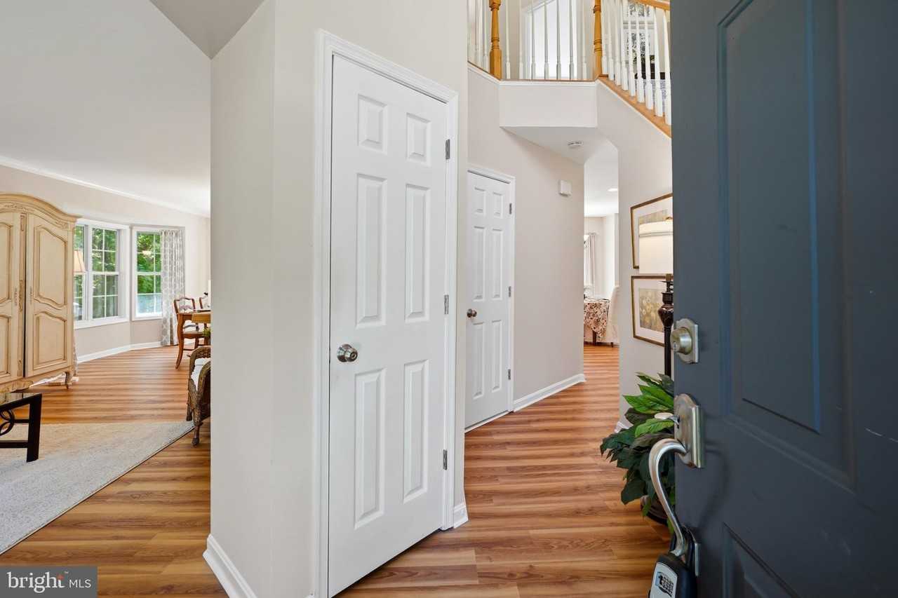7727 Roseberry Farm Dr - Photo 4 of 42