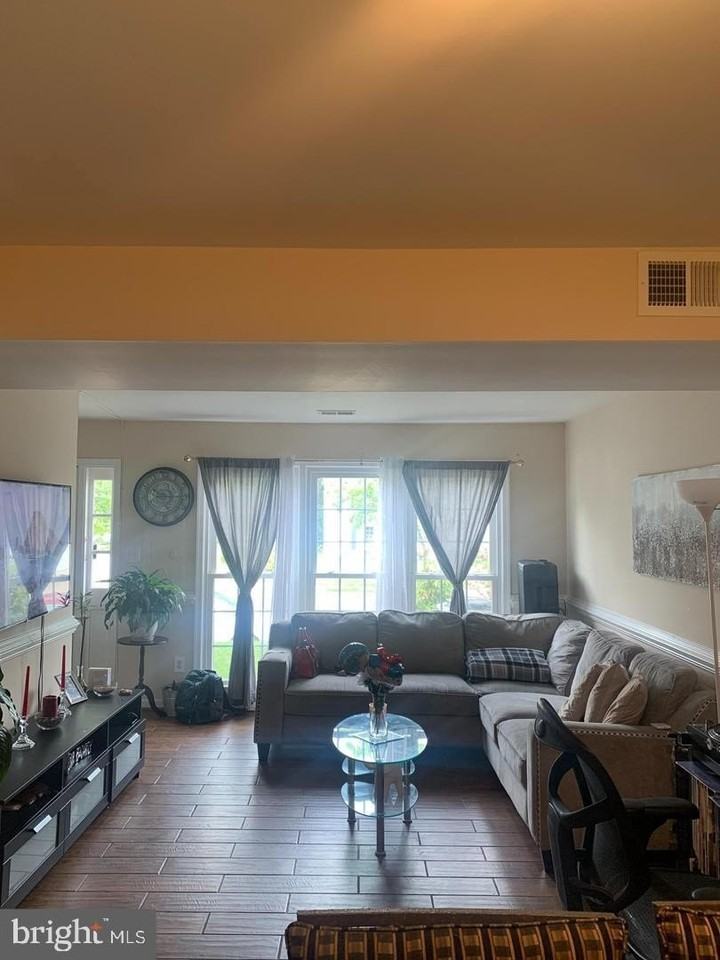 10423 Copeland Dr - Photo 2 of 2