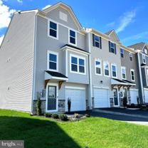 375 Huntwellwest Blvd - Photo 1 of 1