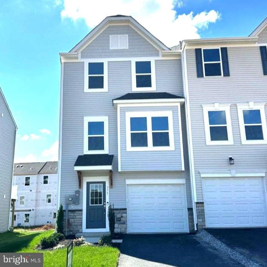 375 Huntwellwest Blvd - Photo 2 of 43