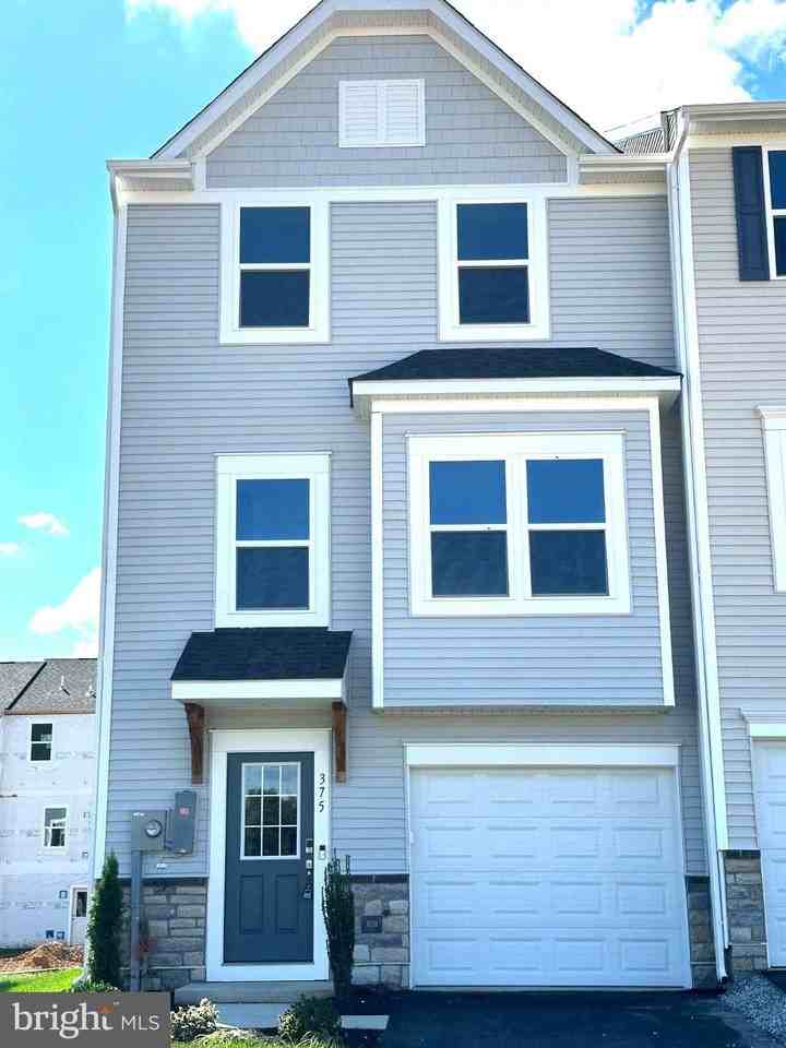 375 Huntwellwest Blvd - Photo 4 of 43