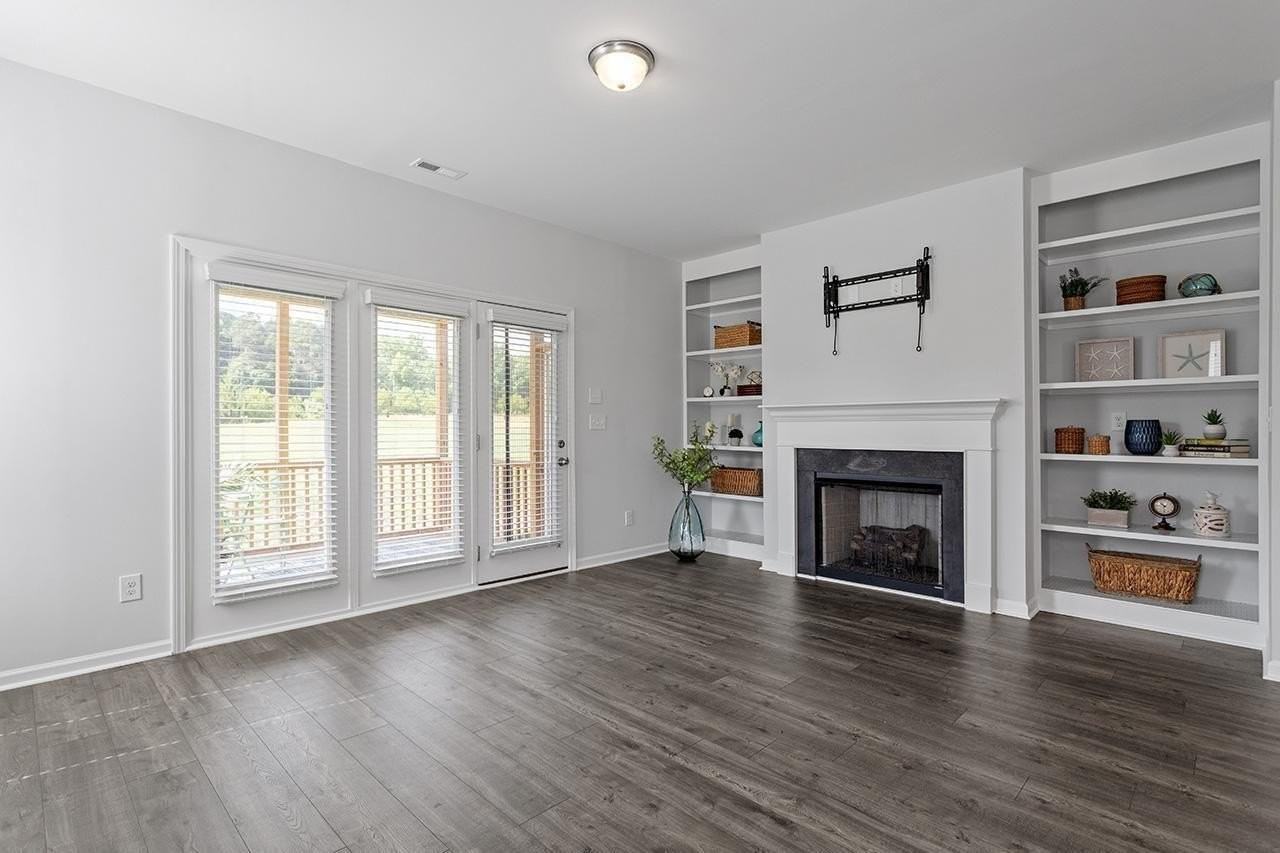 38 Fresco Dr - Photo 4 of 17