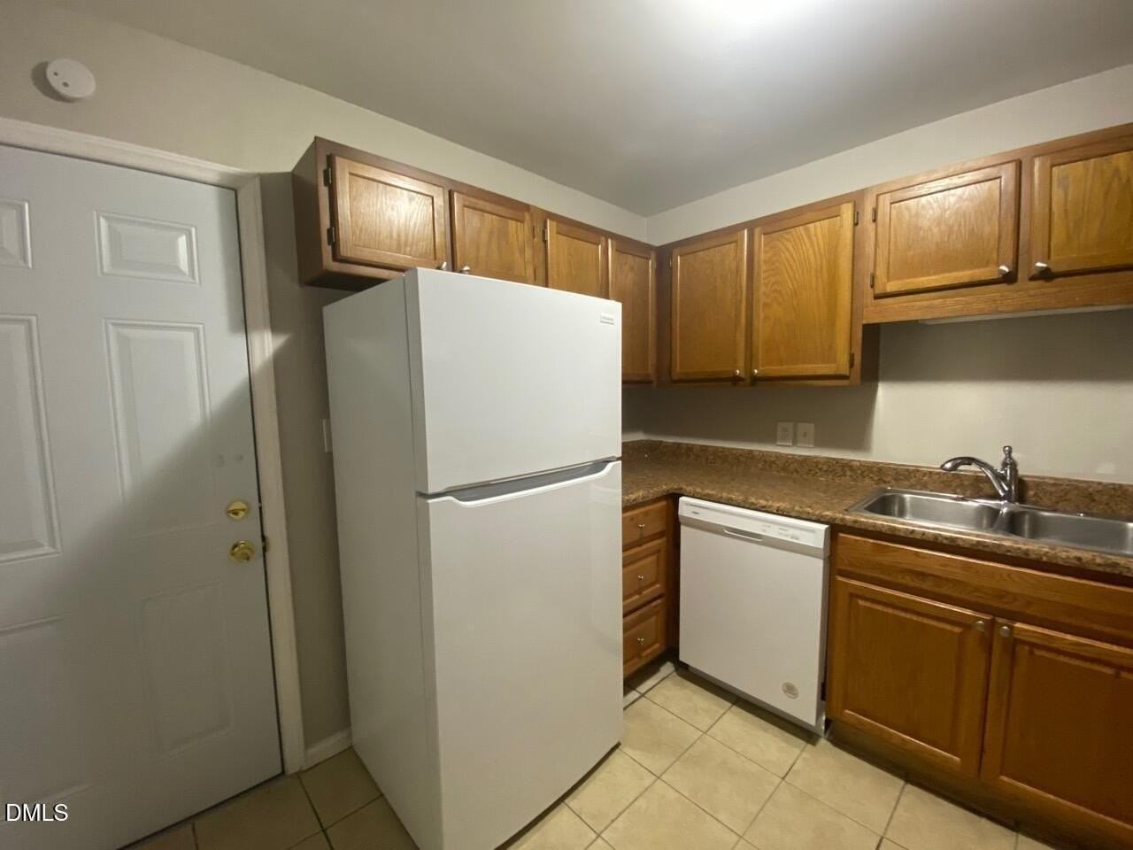 4812 Hoyle Dr #B - Photo 3 of 13
