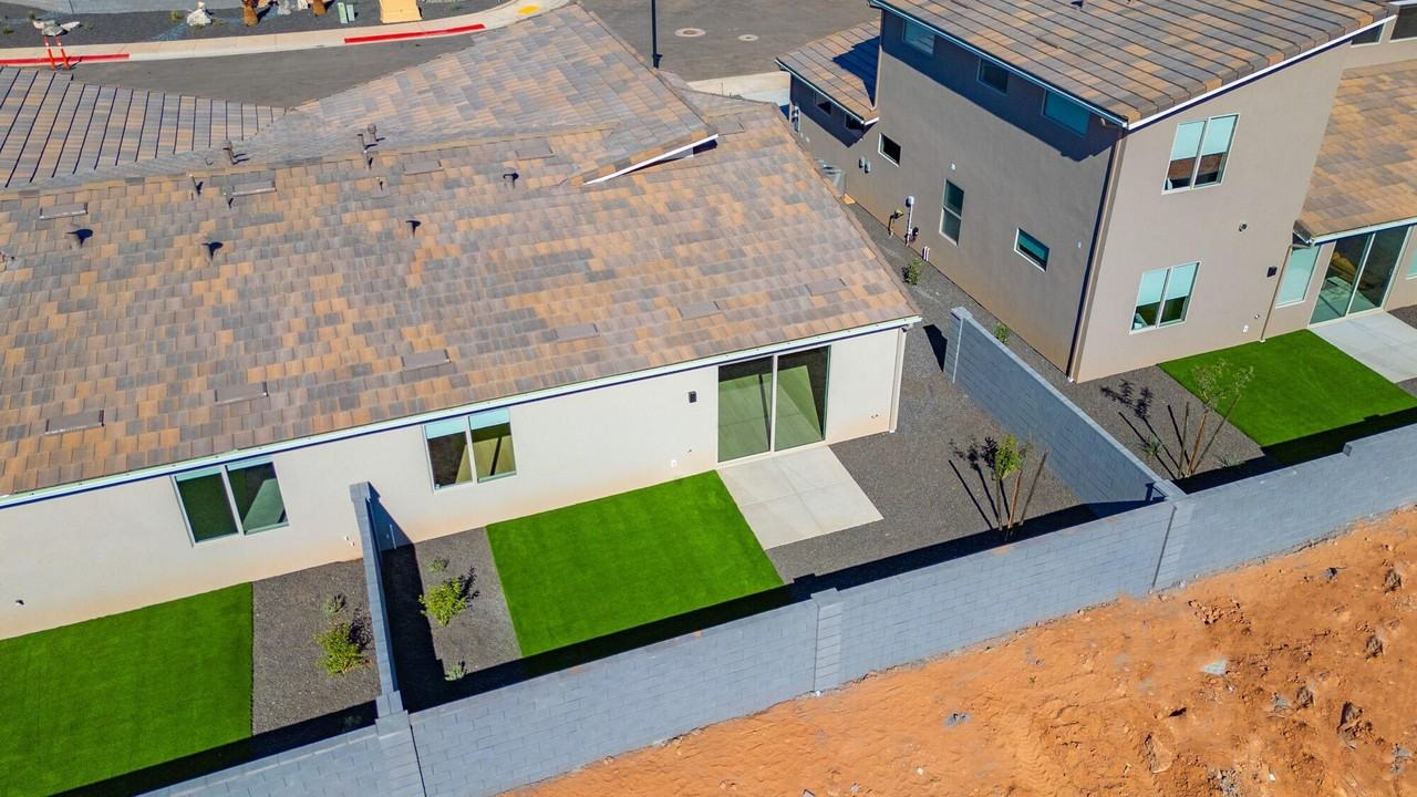 3001 W 570 N - Photo 5 of 50