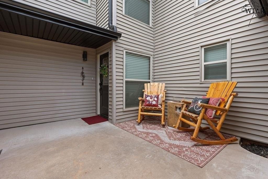 4210 Picasso Dr - Photo 2 of 40