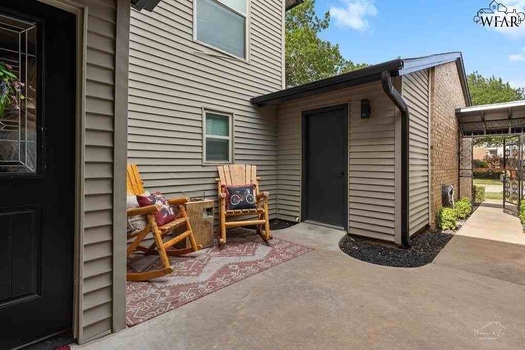 4210 Picasso Dr - Photo 3 of 40