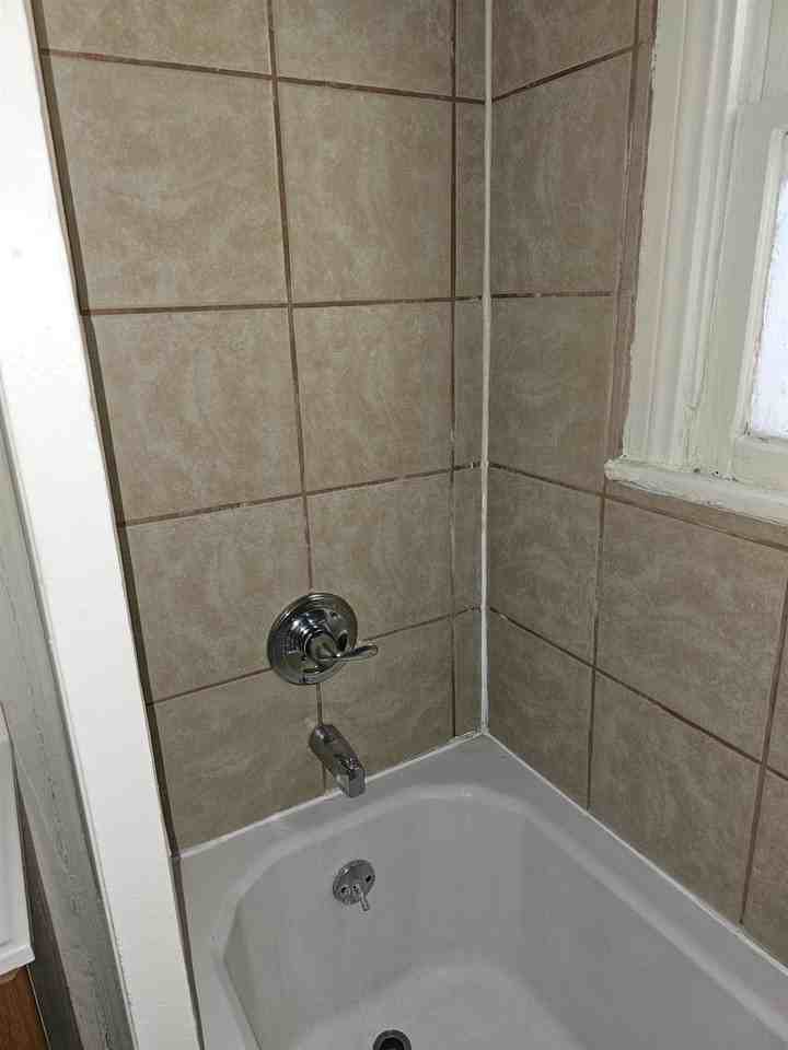 544 W 12th St - Photo 7 of 8