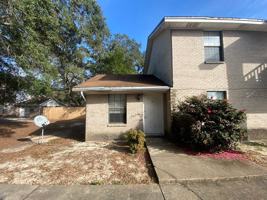 featured image of 204 Davenport Rd #11
