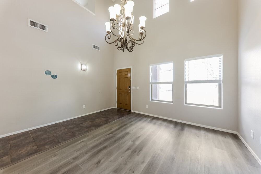 3749 W Wayne Ln - Photo 5 of 17