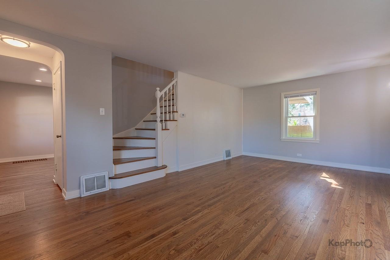 1335 Briar Ct - Photo 3 of 27