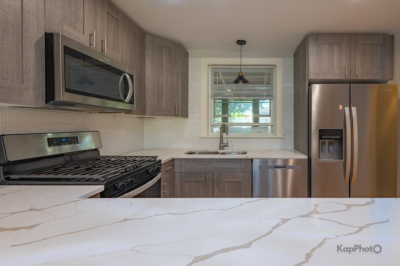 1335 Briar Ct - Photo 6 of 27