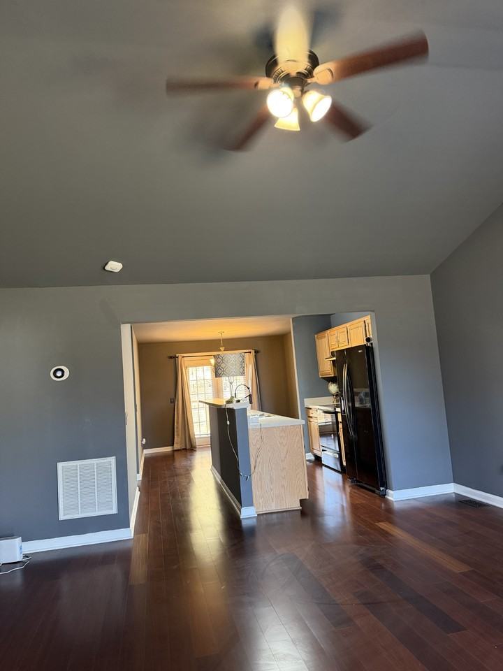 2821 Hydes Ferry Rd - Photo 5 of 7