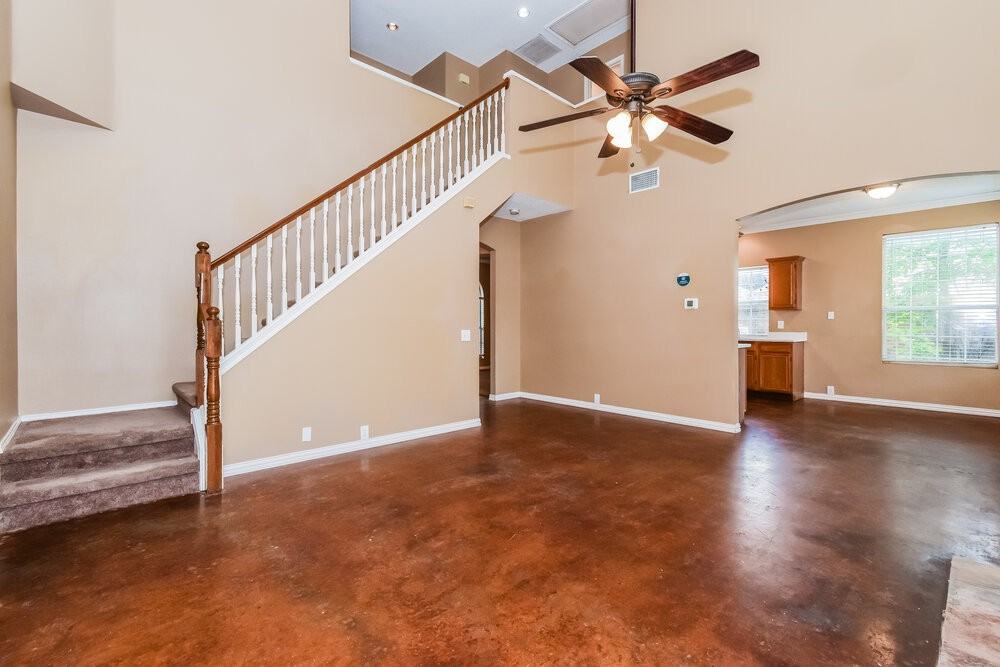 707 Glenwood Ct - Photo 6 of 17