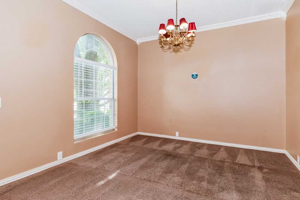 707 Glenwood Ct - Photo 7 of 17