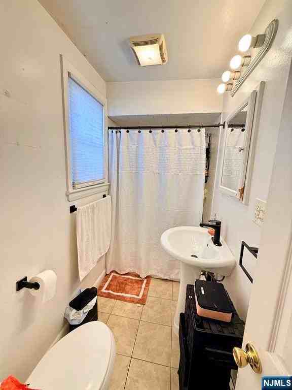 62 Jewell St ##2 - Photo 4 of 7