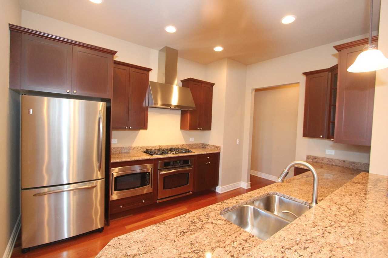 35 S Racine Ave - Photo 7 of 25