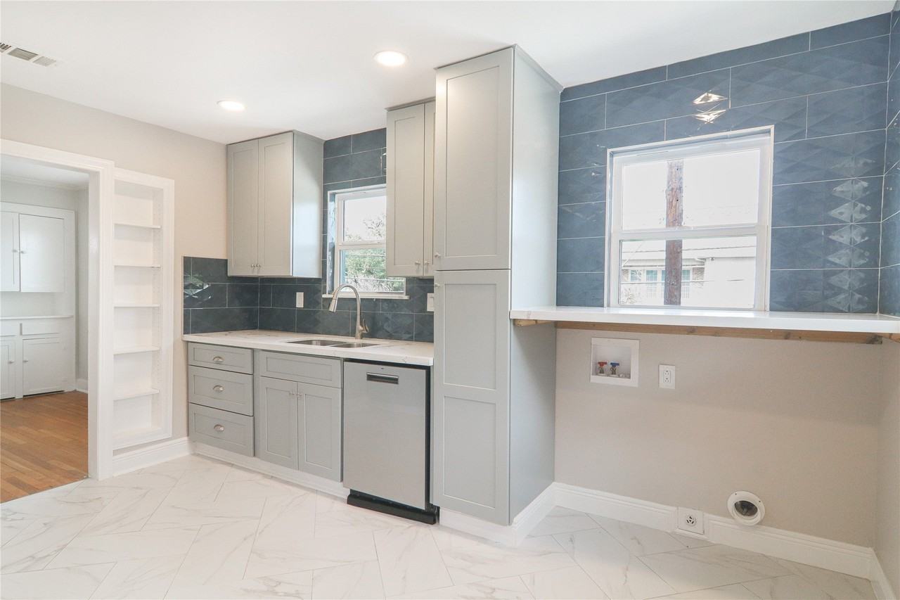 2146 Sul Ross St - Photo 4 of 19
