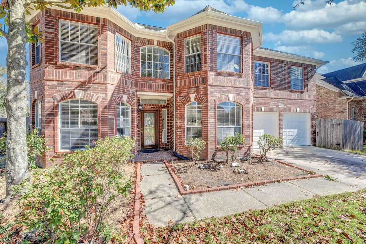 15422 Downford Dr - Photo 4 of 41