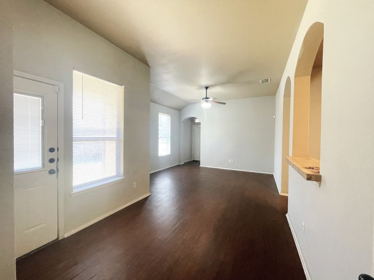 1434 Ravenwood Dr - Photo 3 of 13