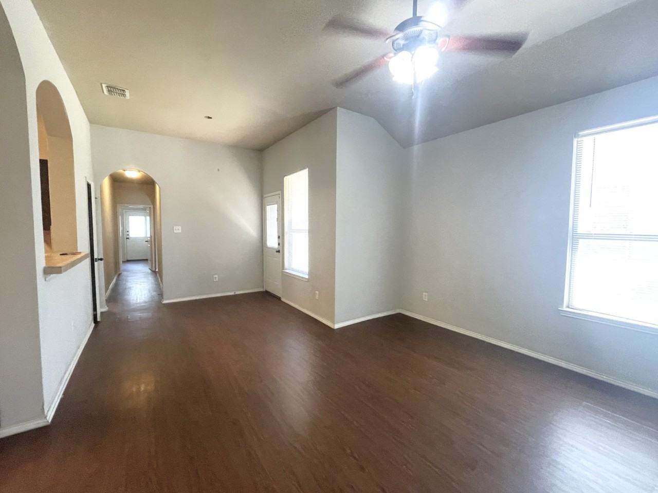 1434 Ravenwood Dr - Photo 5 of 13
