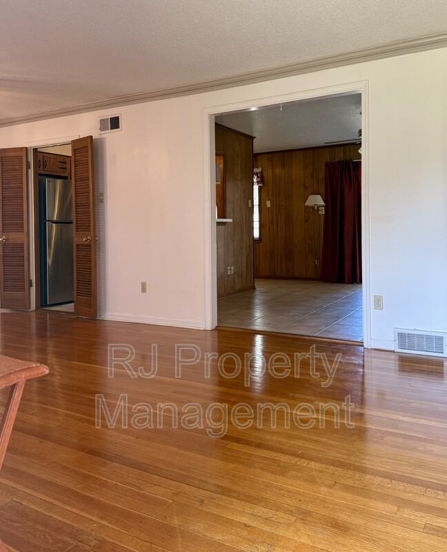 3558 Greentree Dr - Photo 2 of 22
