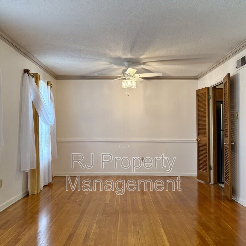 3558 Greentree Dr - Photo 3 of 22