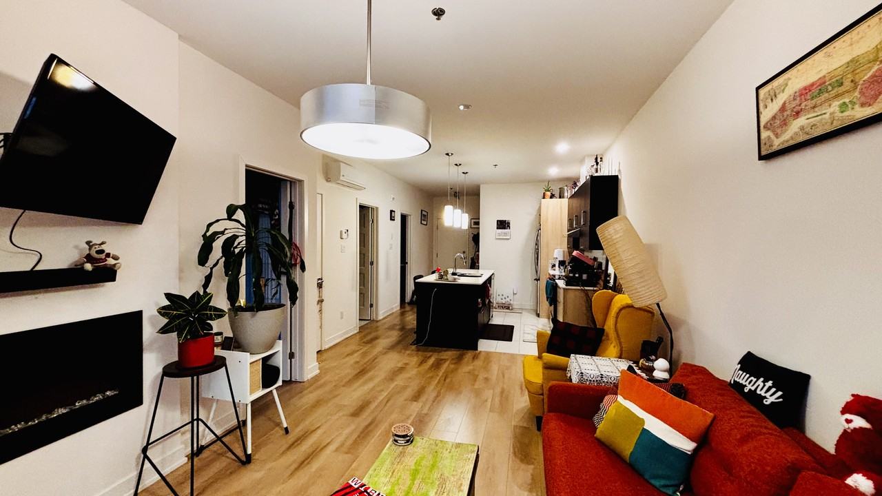 360 Boulevard De L'amérique-Française - Photo 2 of 10