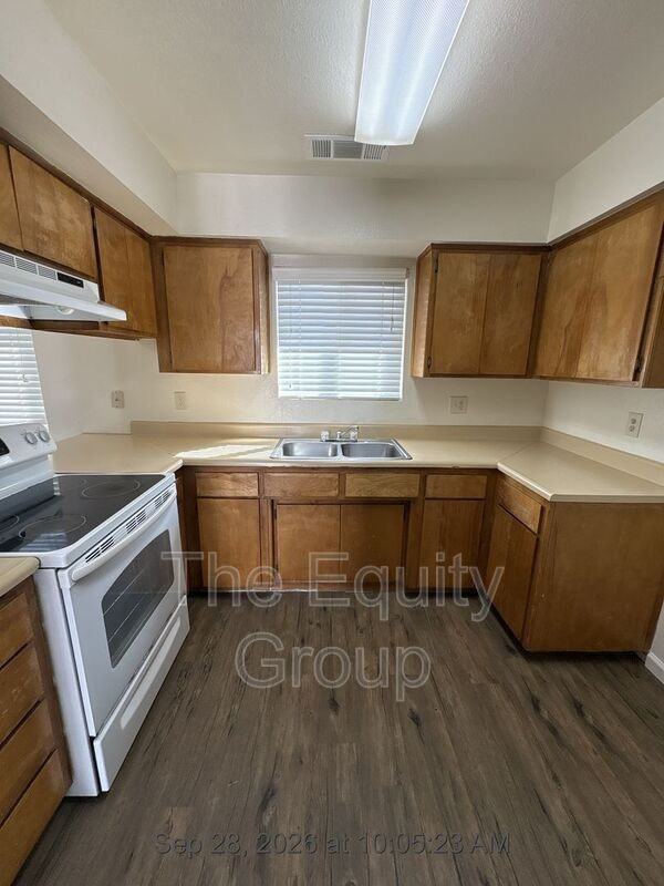 107 W Sonora Ave - Photo 6 of 18