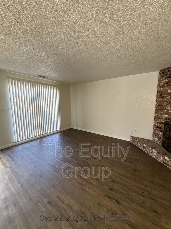 2038 S Tracy Ct - Photo 3 of 18