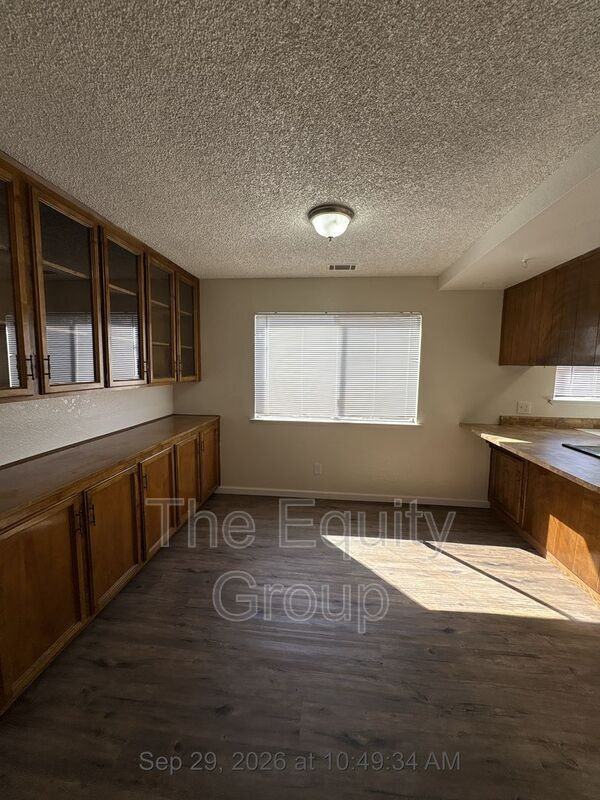2038 S Tracy Ct - Photo 4 of 18