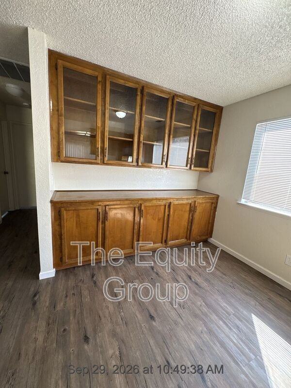 2038 S Tracy Ct - Photo 5 of 18