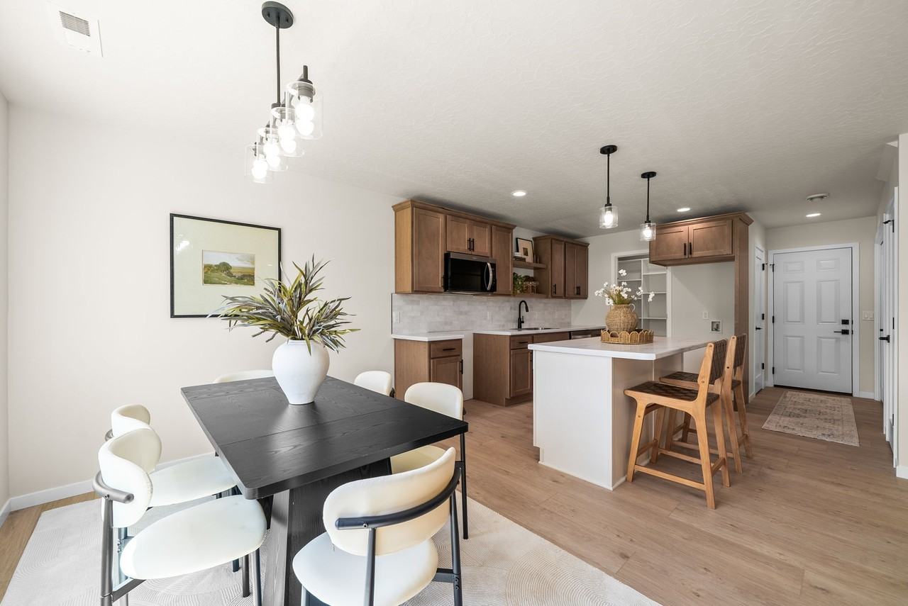 5425 W Liberator Cir - Photo 4 of 9