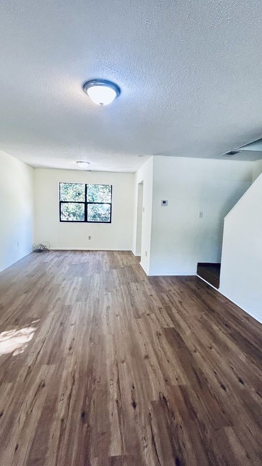 614 Victory St - Photo 2 of 6