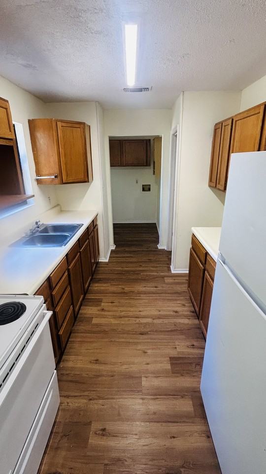 614 Victory St - Photo 3 of 6