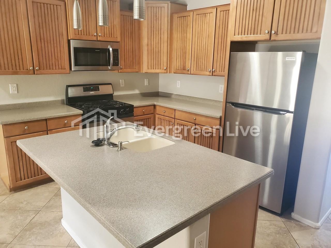 307 W Holstein Trl - Photo 4 of 36