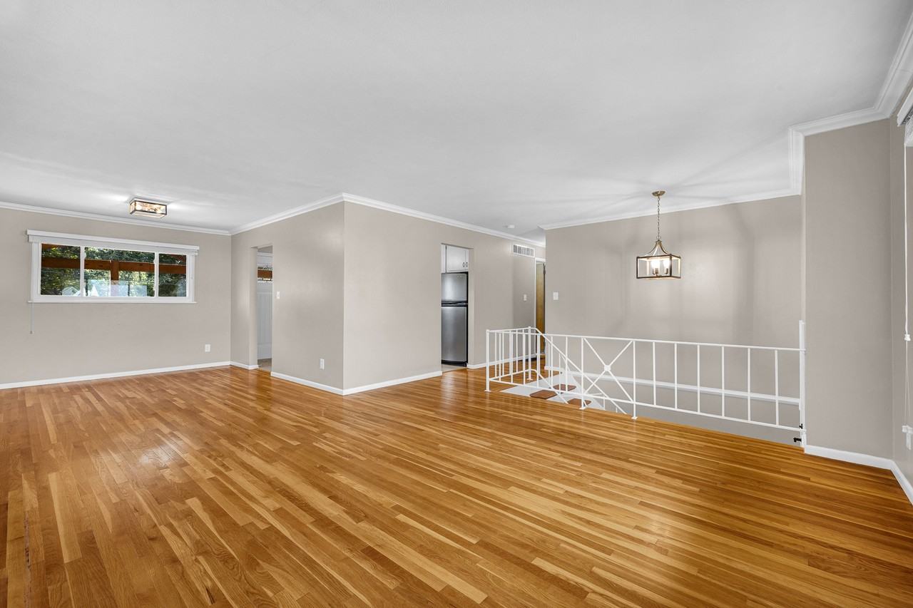 1610 W Oakglen Dr - Photo 3 of 24