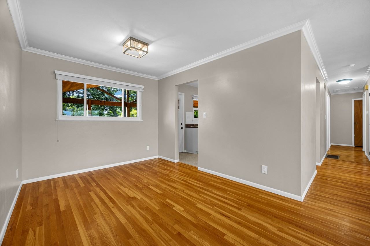1610 W Oakglen Dr - Photo 4 of 24