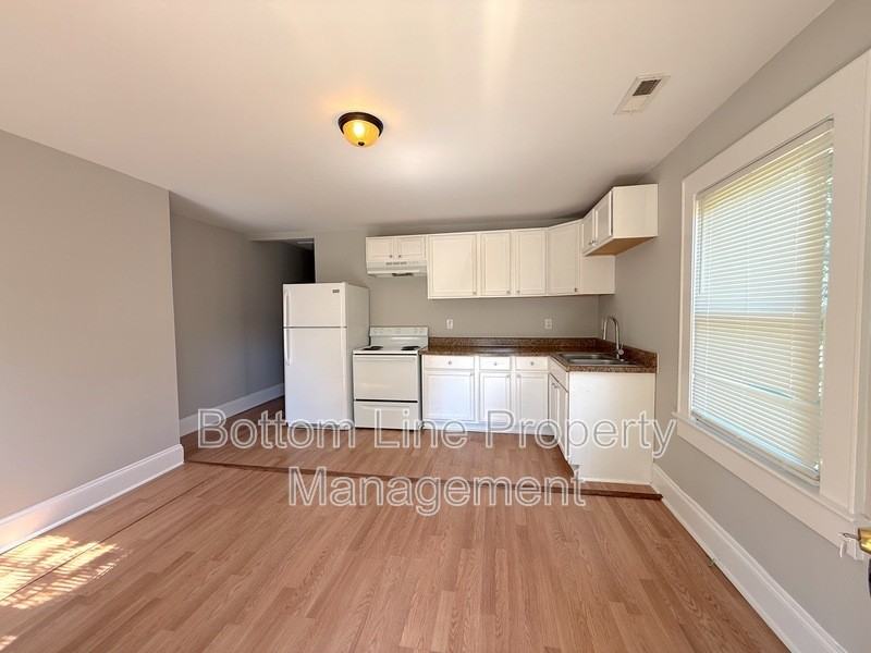 369 Spring St Sw - Photo 3 of 13