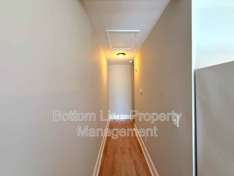 369 Spring St Sw - Photo 5 of 13