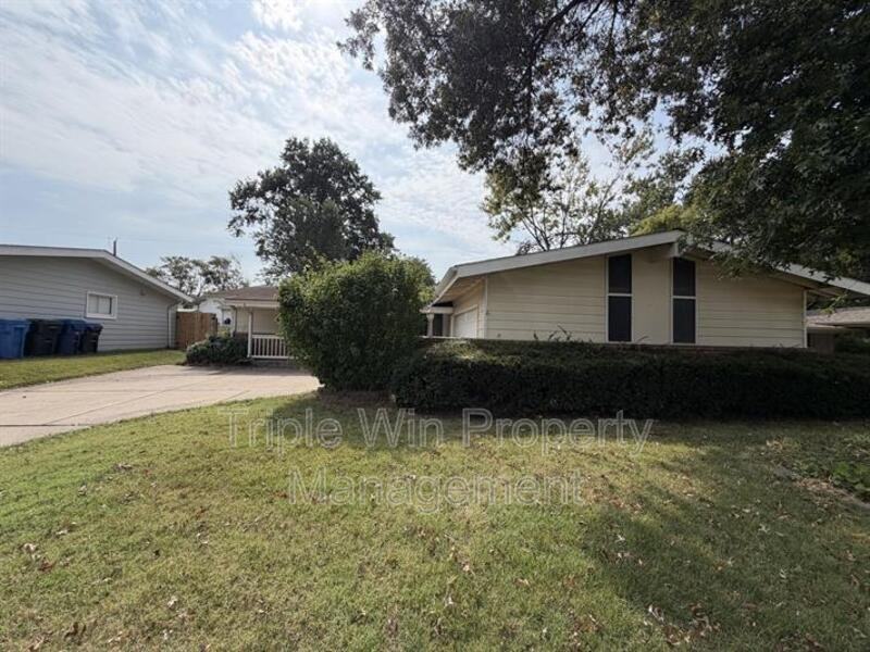 3180 Kingsley Dr - Photo 4 of 43