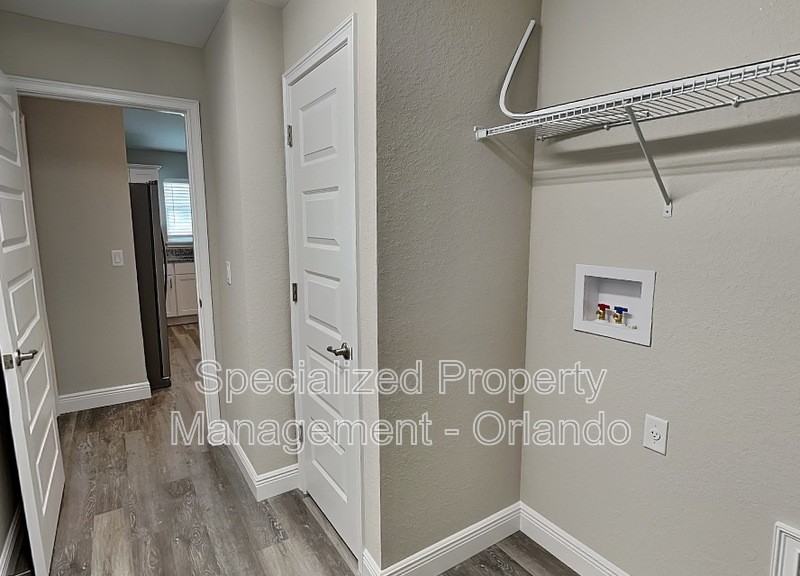 8520 N Sussex Dr - Photo 7 of 19