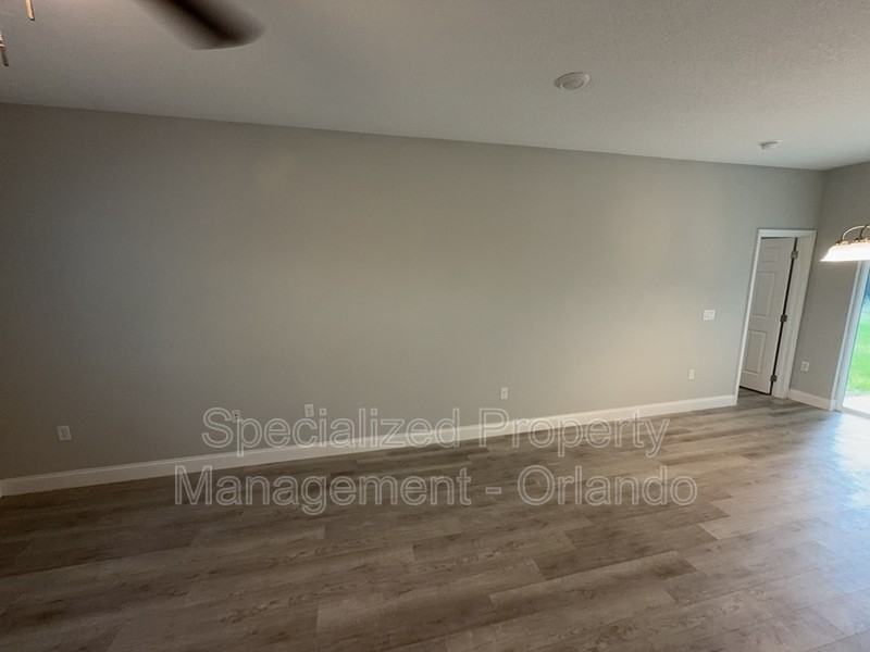 1626 W Newbury St - Photo 5 of 15
